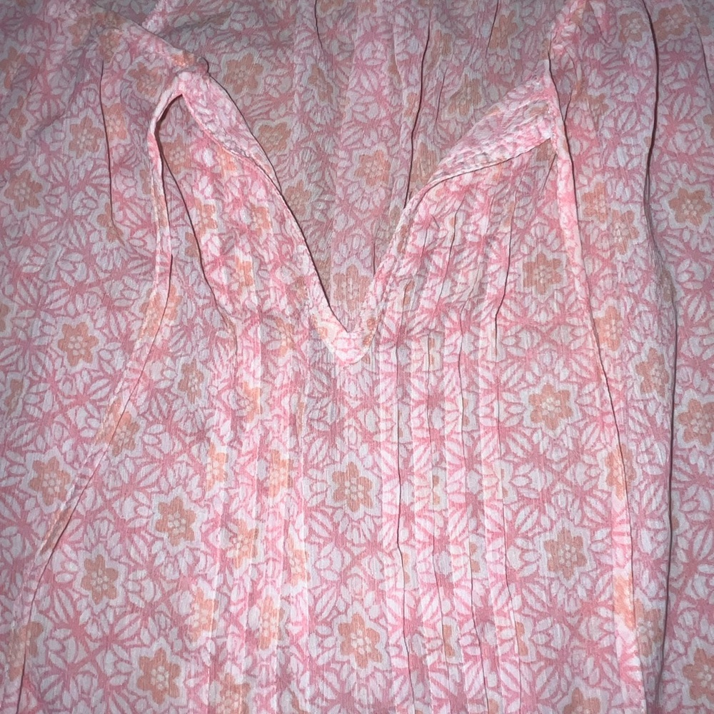 Bundle of Medium Tops - Picture 4 of 8